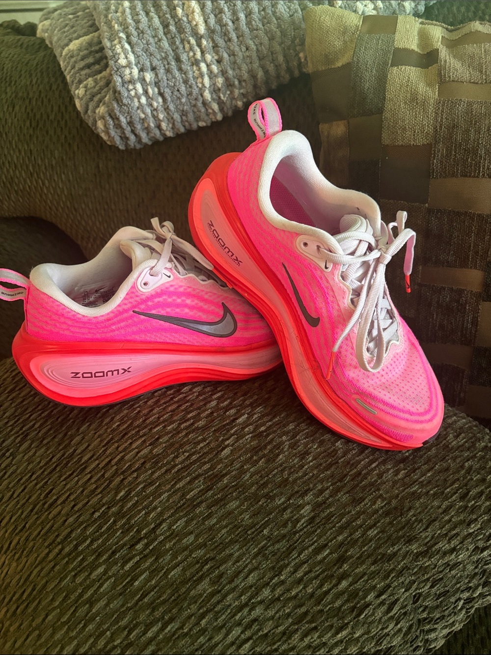 Nike Women’s Hot Pink and White ZoomX Running Shoes - Picture 2 of 4